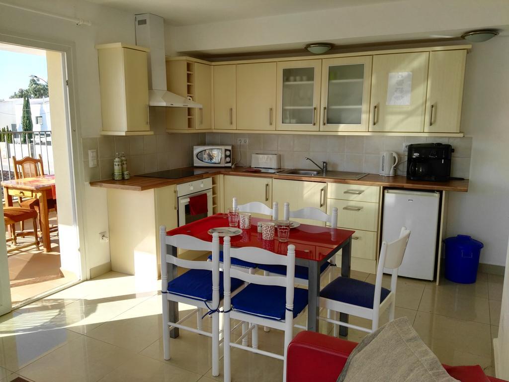 Waterside Apartment - Two Bedroom Empuriabrava Room photo