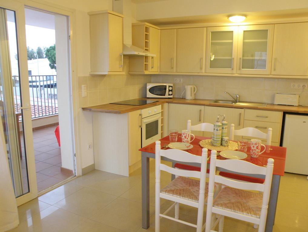 Waterside Apartment - Two Bedroom Empuriabrava Room photo